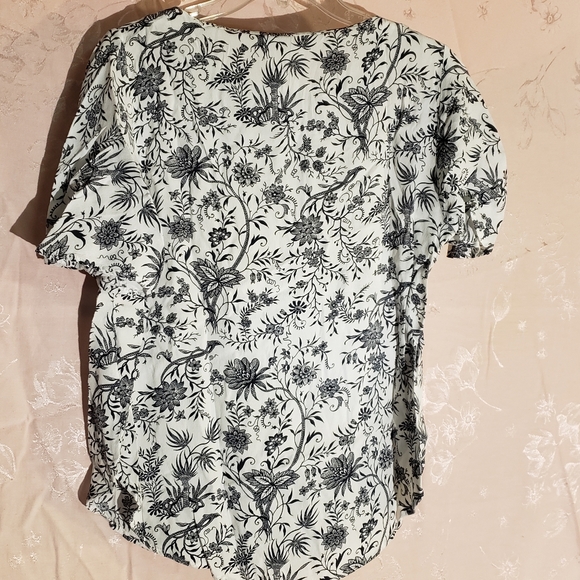 Flower blouse - Picture 2 of 3